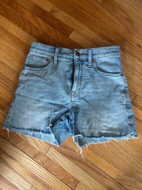 Madewell Light Wash Denim Women's Shorts - Classic Cut